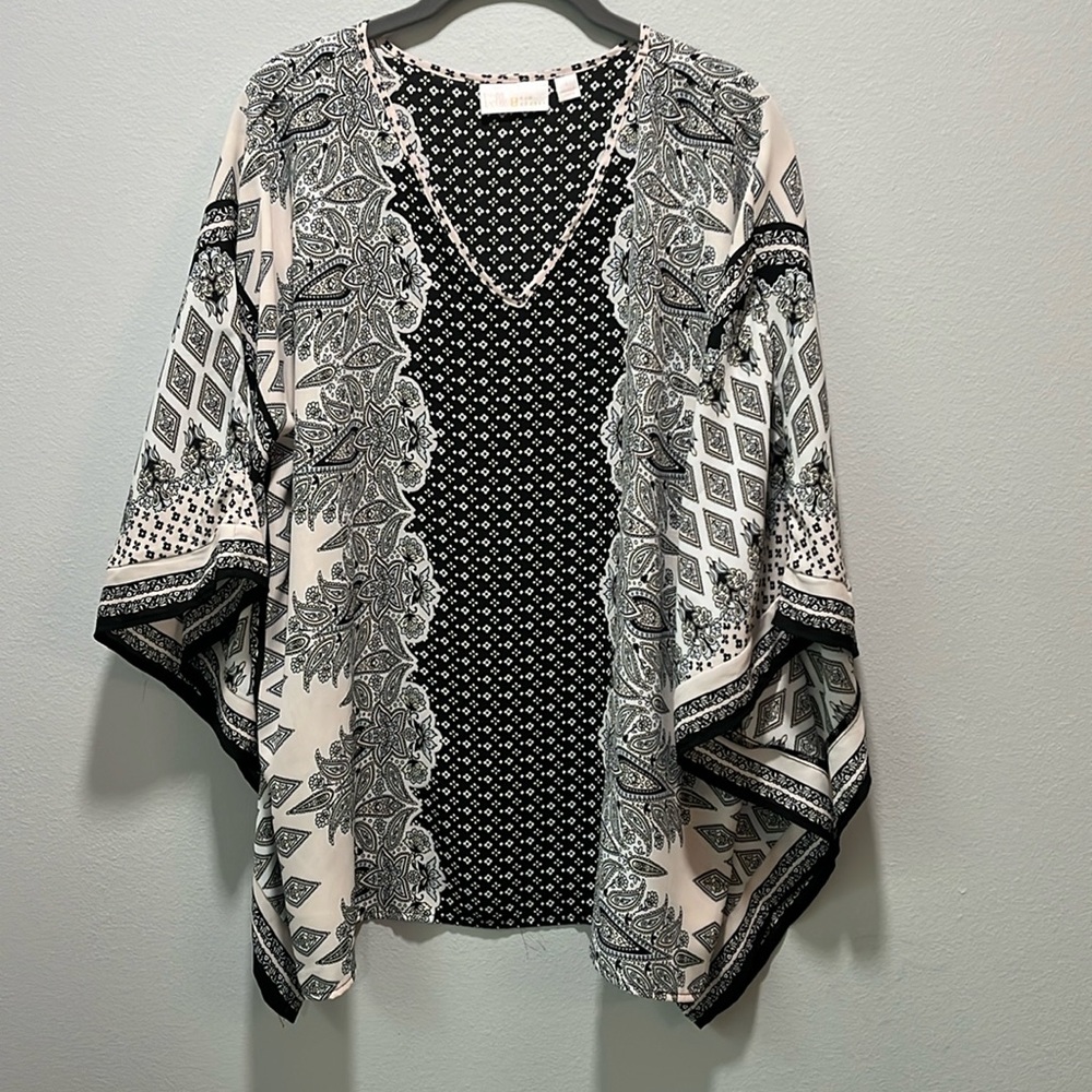 belle by Kim Gravel Size Large poncho type blouse